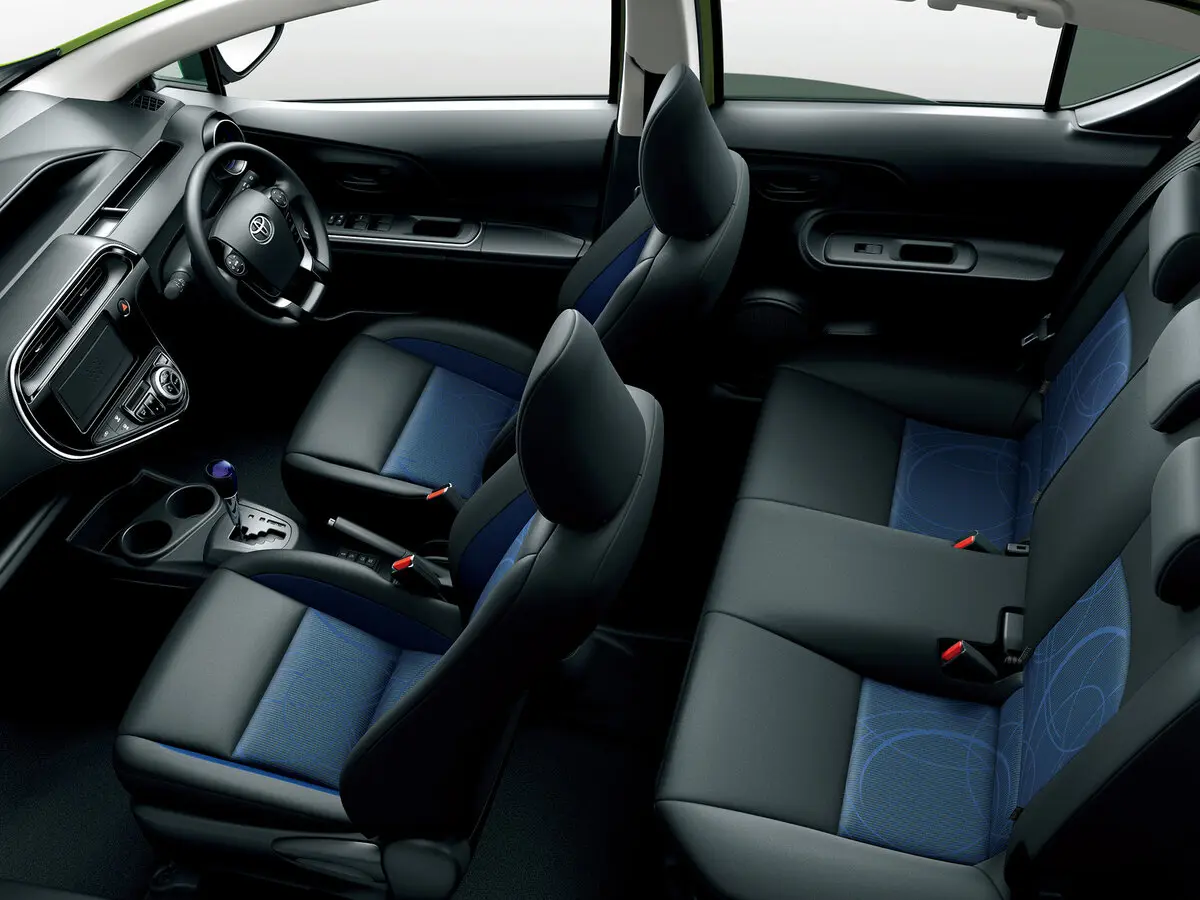 Toyota Aqua I Рестайлинг 2 Хэтчбек 5 дв. — фото 6
