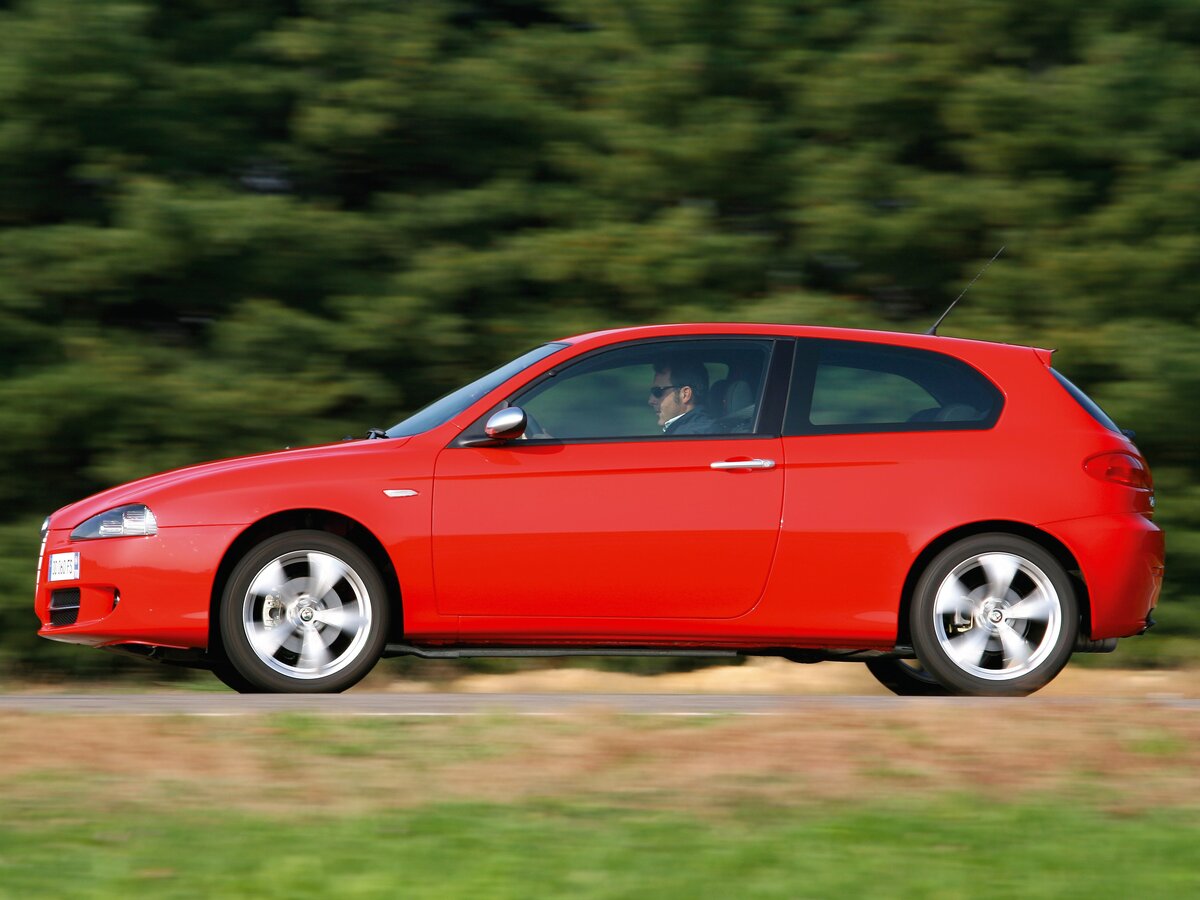 Alfa Romeo 147 I Рестайлинг Хэтчбек 3 дв. — фото 2