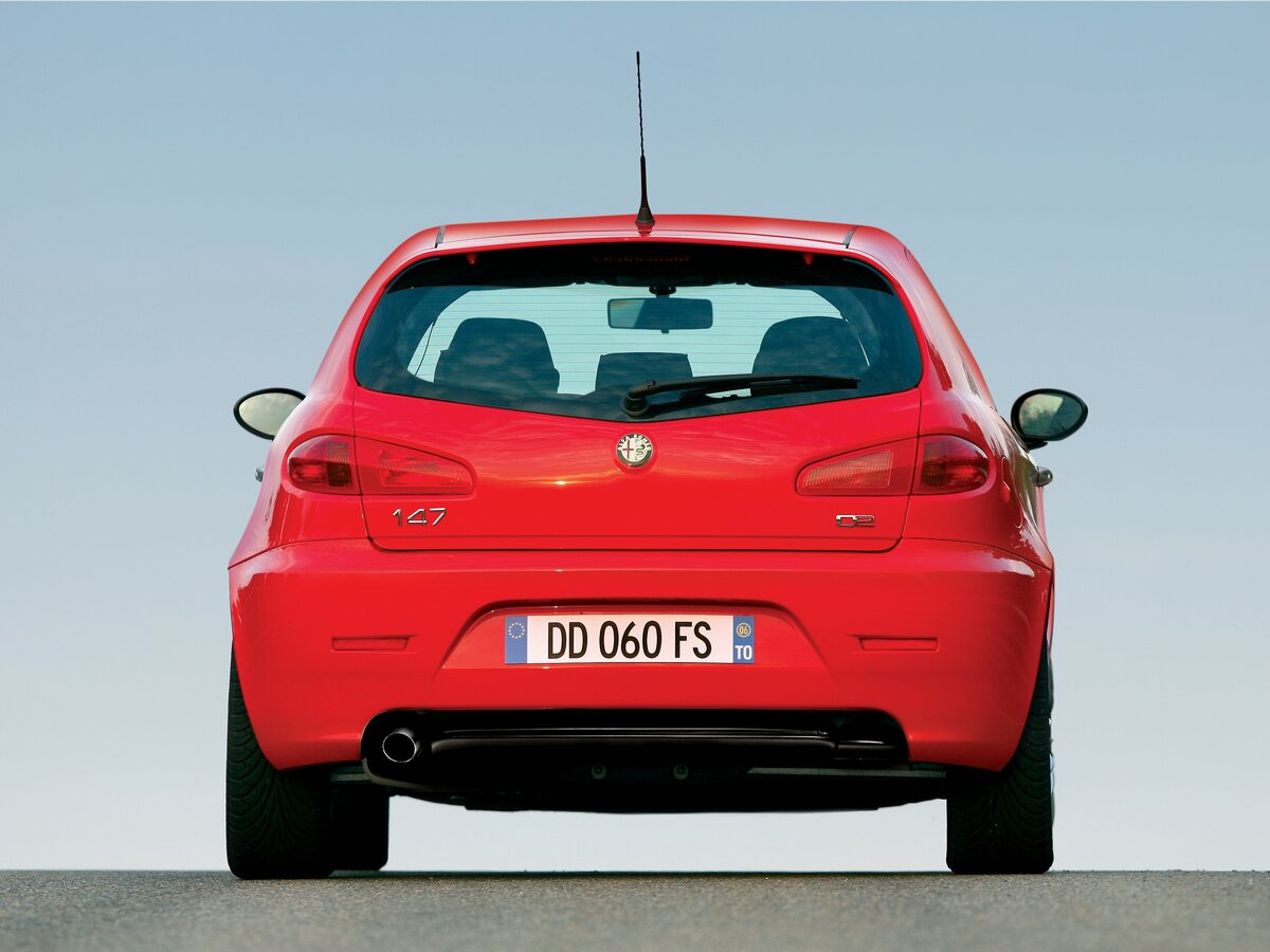 Alfa Romeo 147 I Рестайлинг Хэтчбек 3 дв. — фото 4
