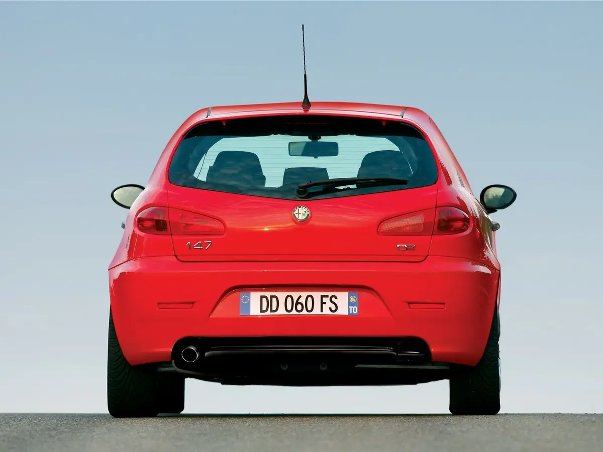 Alfa Romeo 147 I Рестайлинг Хэтчбек 3 дв. — 照片 4