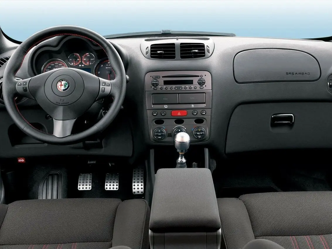 Alfa Romeo 147 I Рестайлинг Хэтчбек 3 дв. — 照片 6