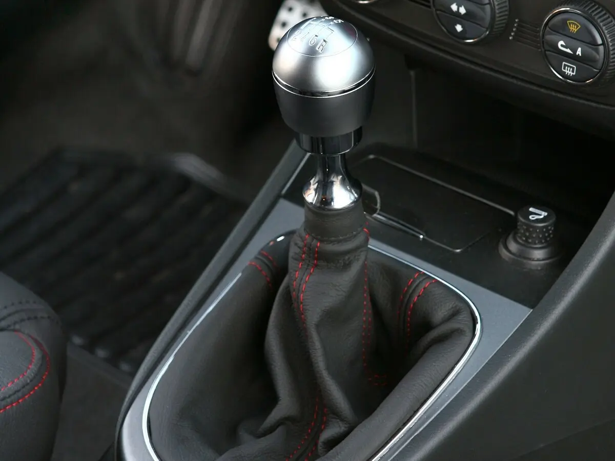 Alfa Romeo 147 I Рестайлинг Хэтчбек 3 дв. — 照片 11