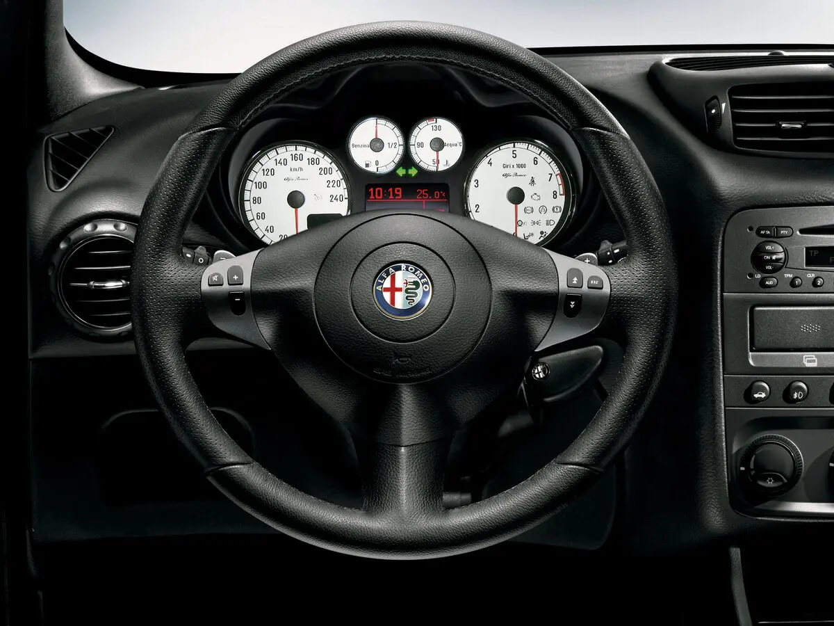 Alfa Romeo 147 I Рестайлинг Хэтчбек 5 дв. — сүрөт 10
