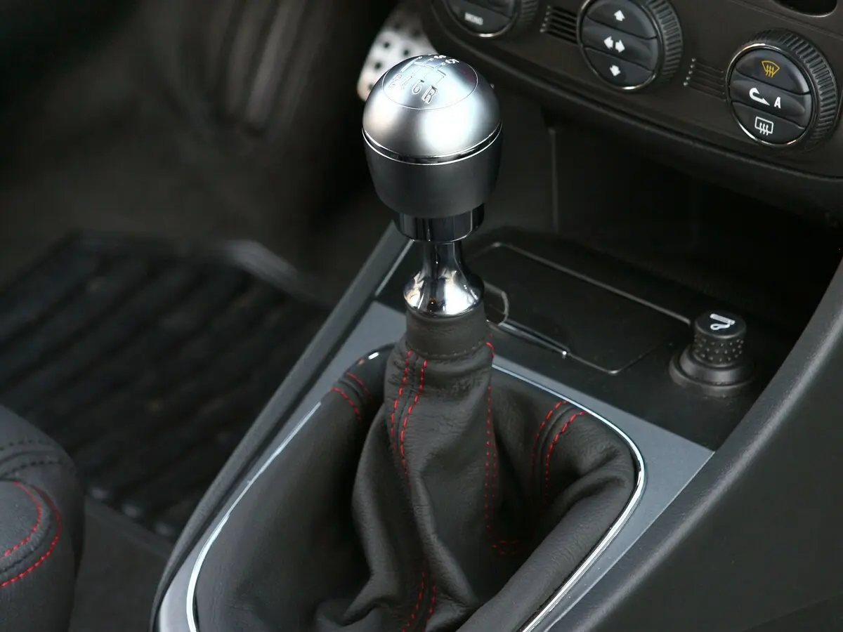 Alfa Romeo 147 I Рестайлинг Хэтчбек 5 дв. — сүрөт 12