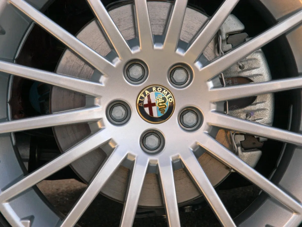 Alfa Romeo 147 I Рестайлинг Хэтчбек 5 дв. — сүрөт 16