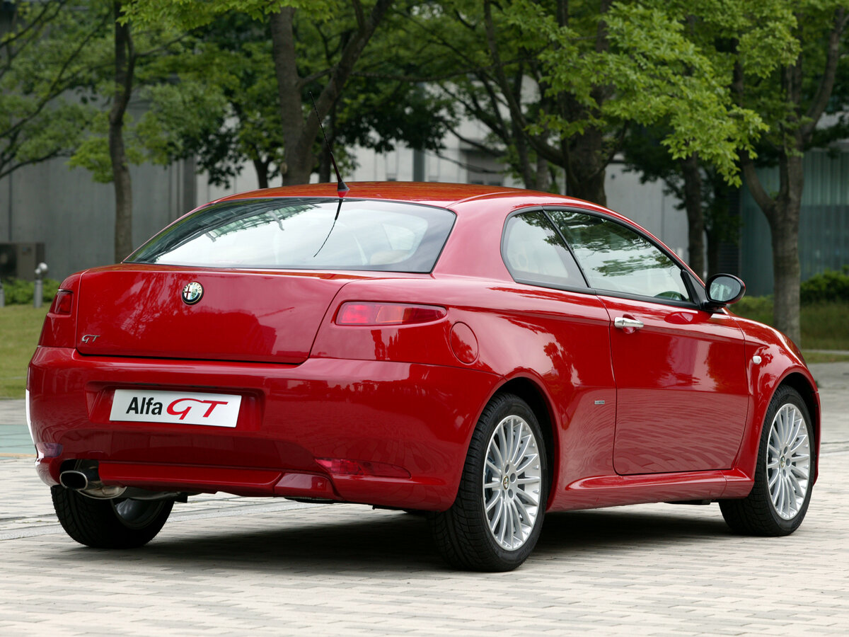 Alfa Romeo GT 2003 – 2010 Купе