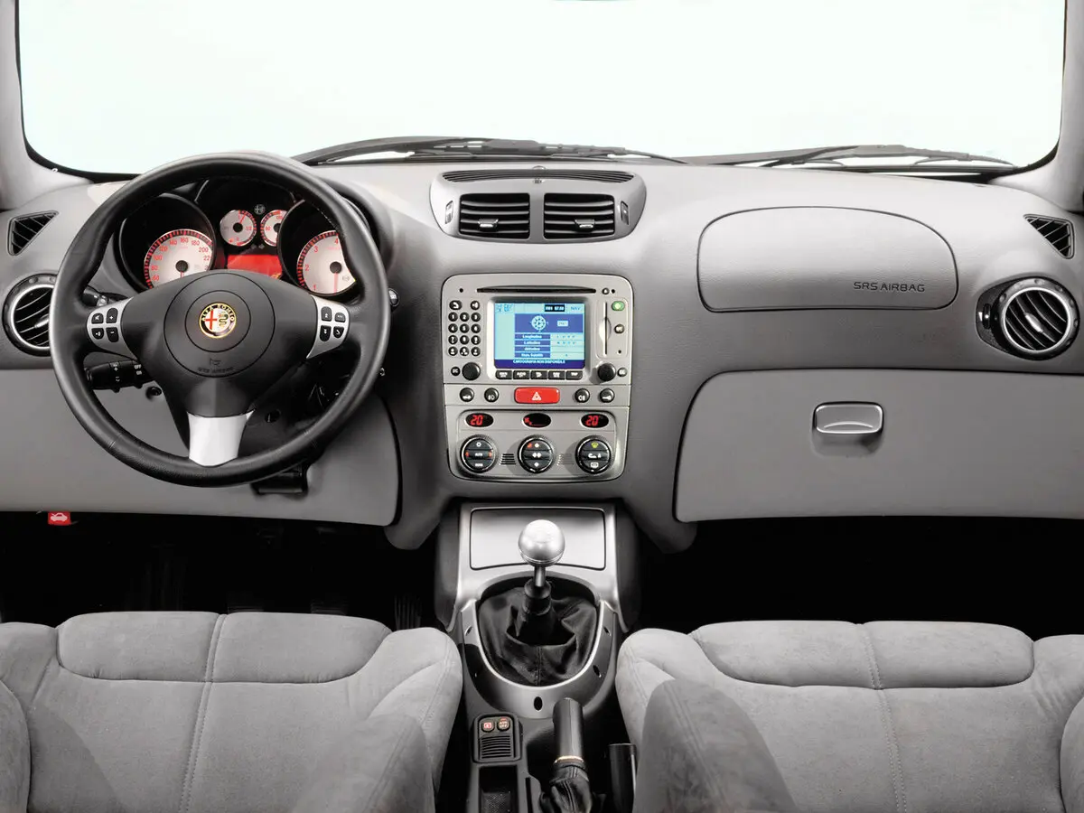 Alfa Romeo GT 2003 – 2010 Купе — сүрөт 6