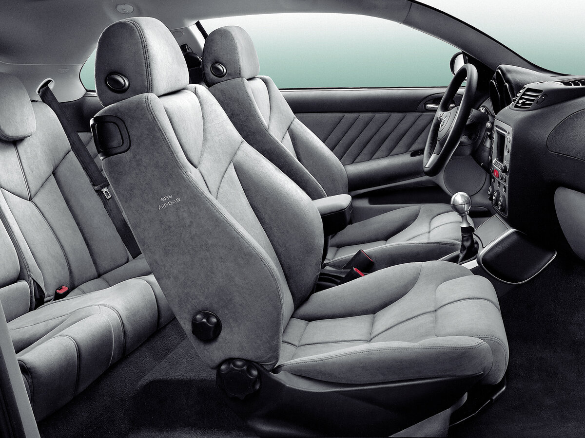 Alfa Romeo GT 2003 – 2010 Купе