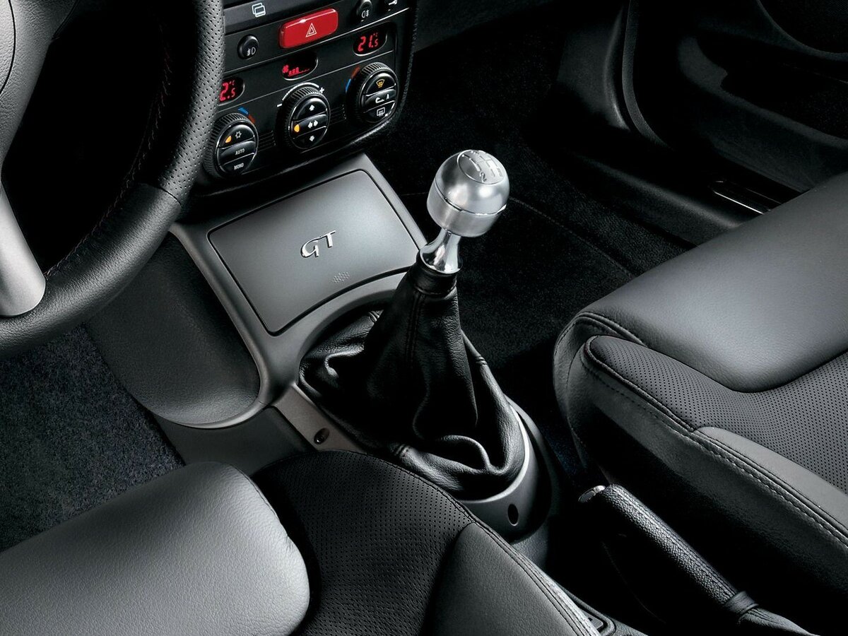 Alfa Romeo GT 2003 – 2010 Купе