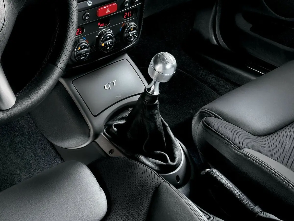 Alfa Romeo GT 2003 – 2010 Купе — сүрөт 11