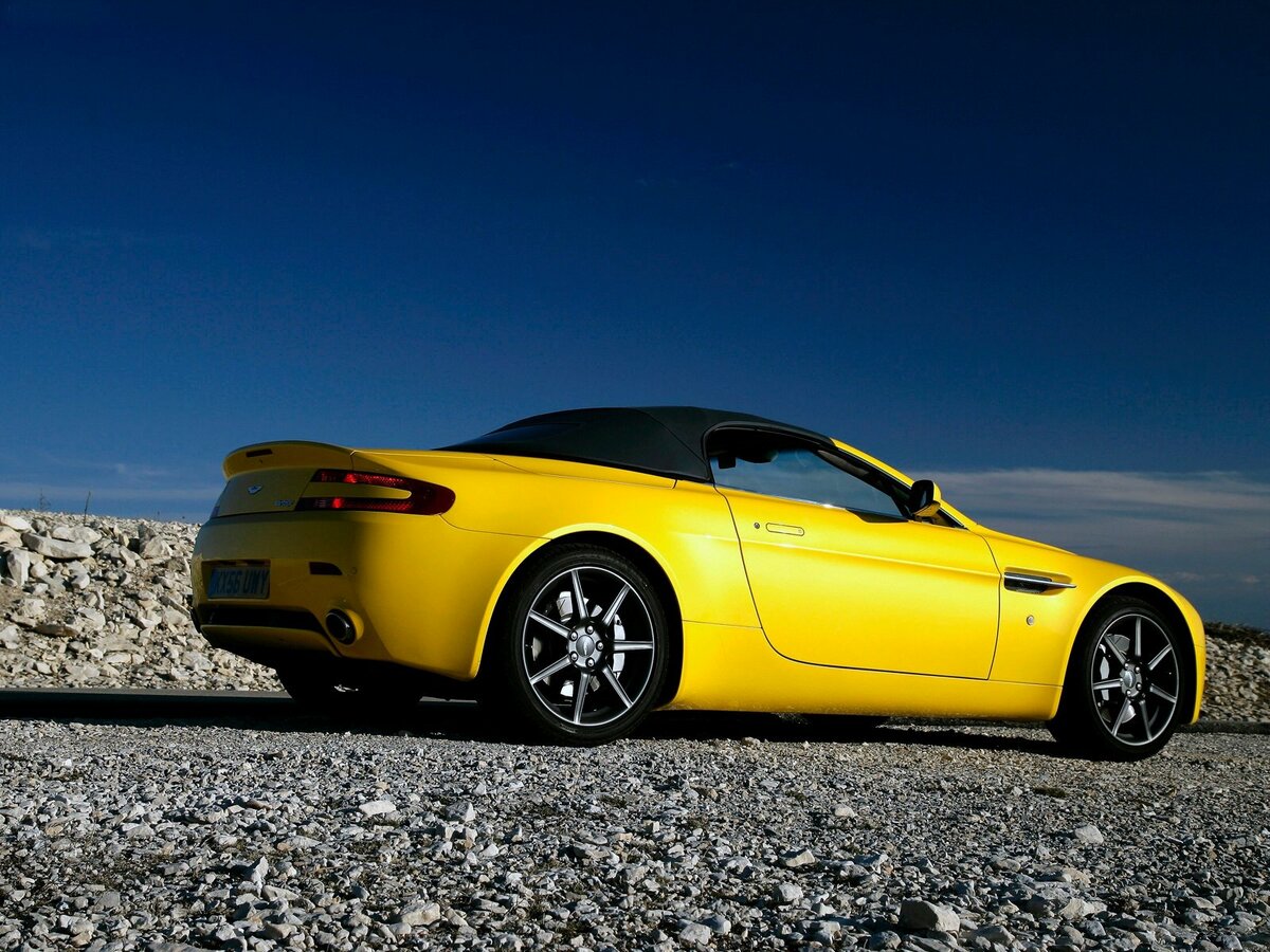 Aston Martin V8 Vantage III Родстер — фото 5