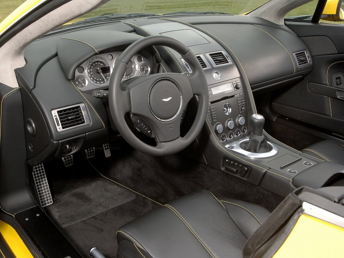 Aston Martin V8 Vantage III Родстер — фото 6