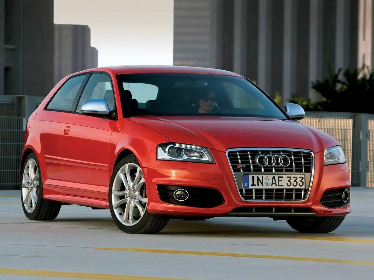 Audi S3 II (8P) Рестайлинг Хэтчбек 3 дв.