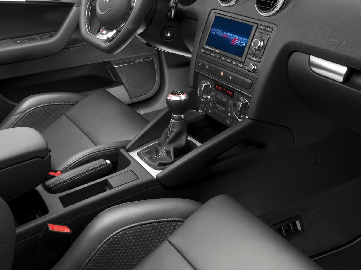 Audi S3 II (8P) Рестайлинг Хэтчбек 3 дв.