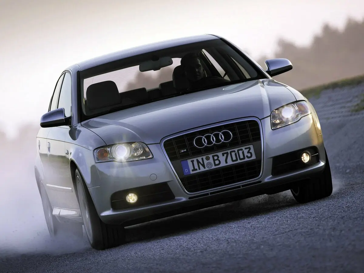 Audi S4 III (B7) Седан — сүрөт 3