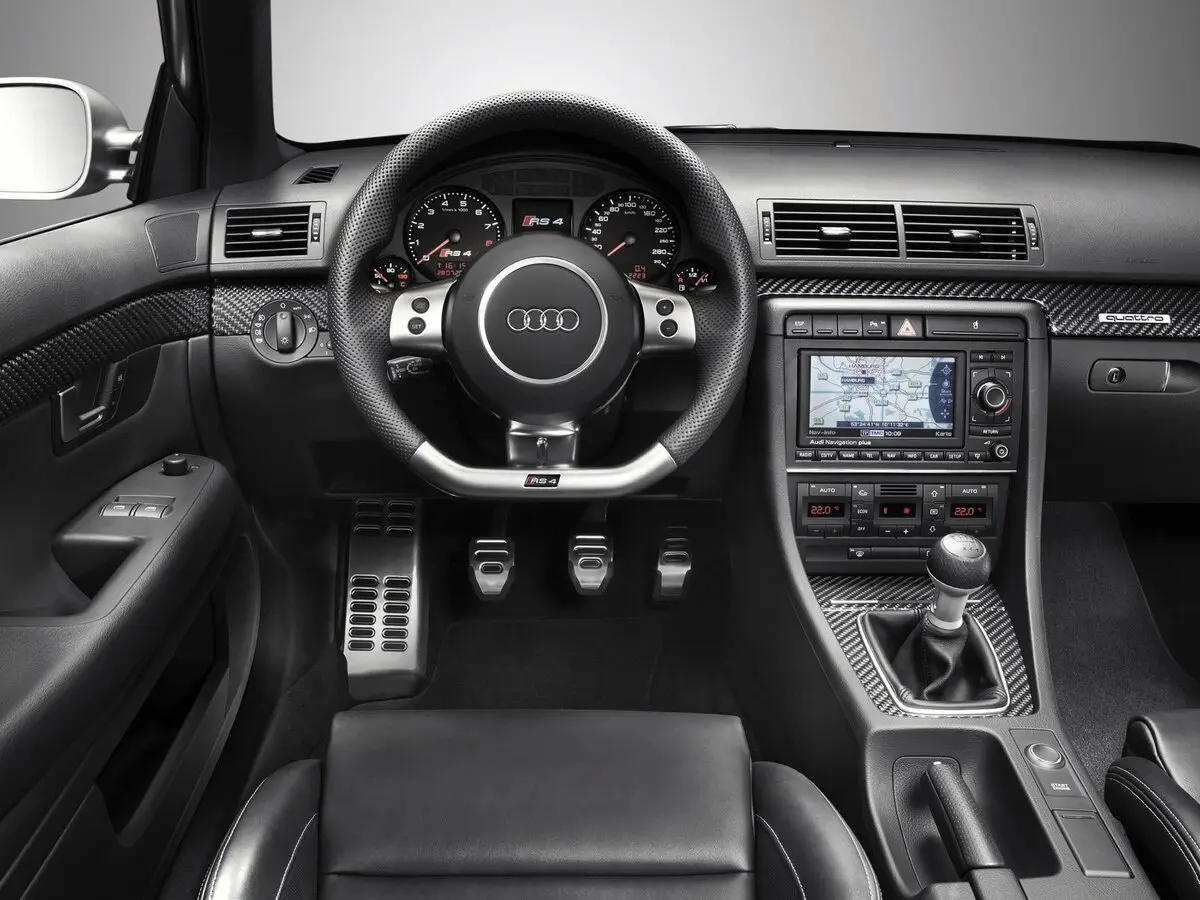 Audi RS 4 II (B7) Седан — сүрөт 6