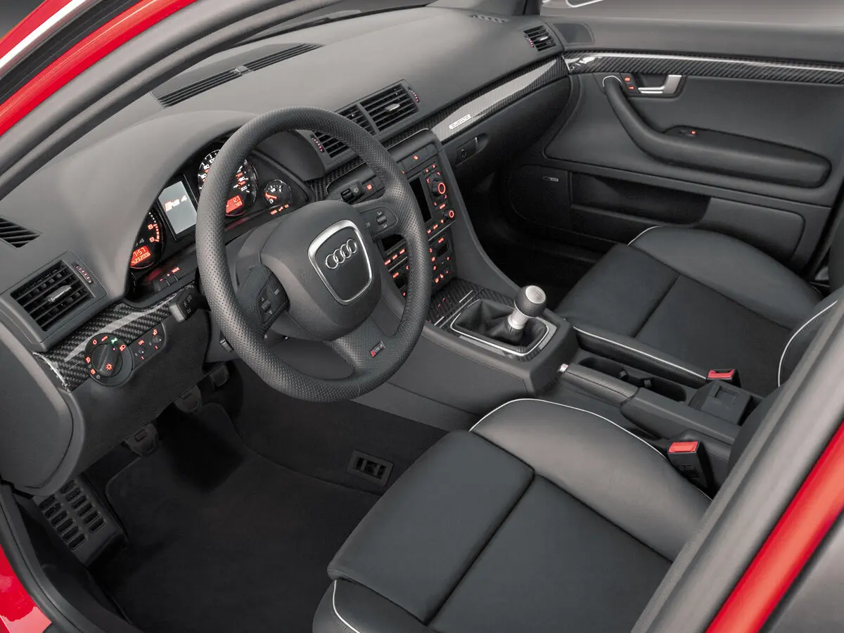 Audi RS 4 II (B7) Седан — сүрөт 7