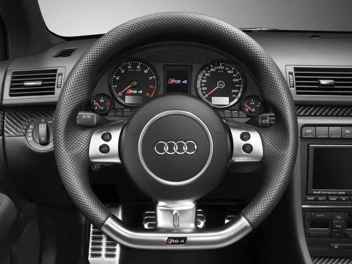 Audi RS 4 II (B7) Седан — сүрөт 8