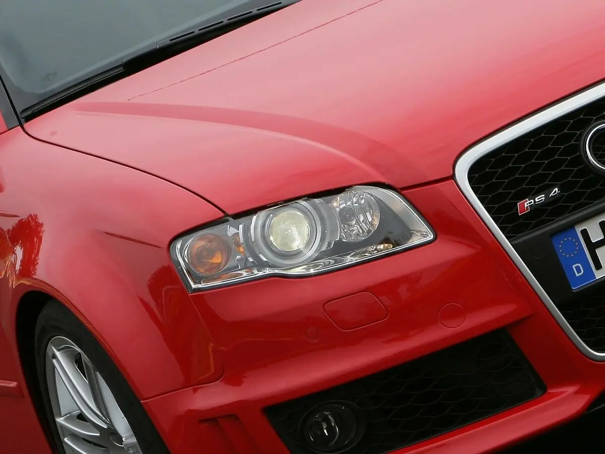 Audi RS 4 II (B7) Седан — сүрөт 9