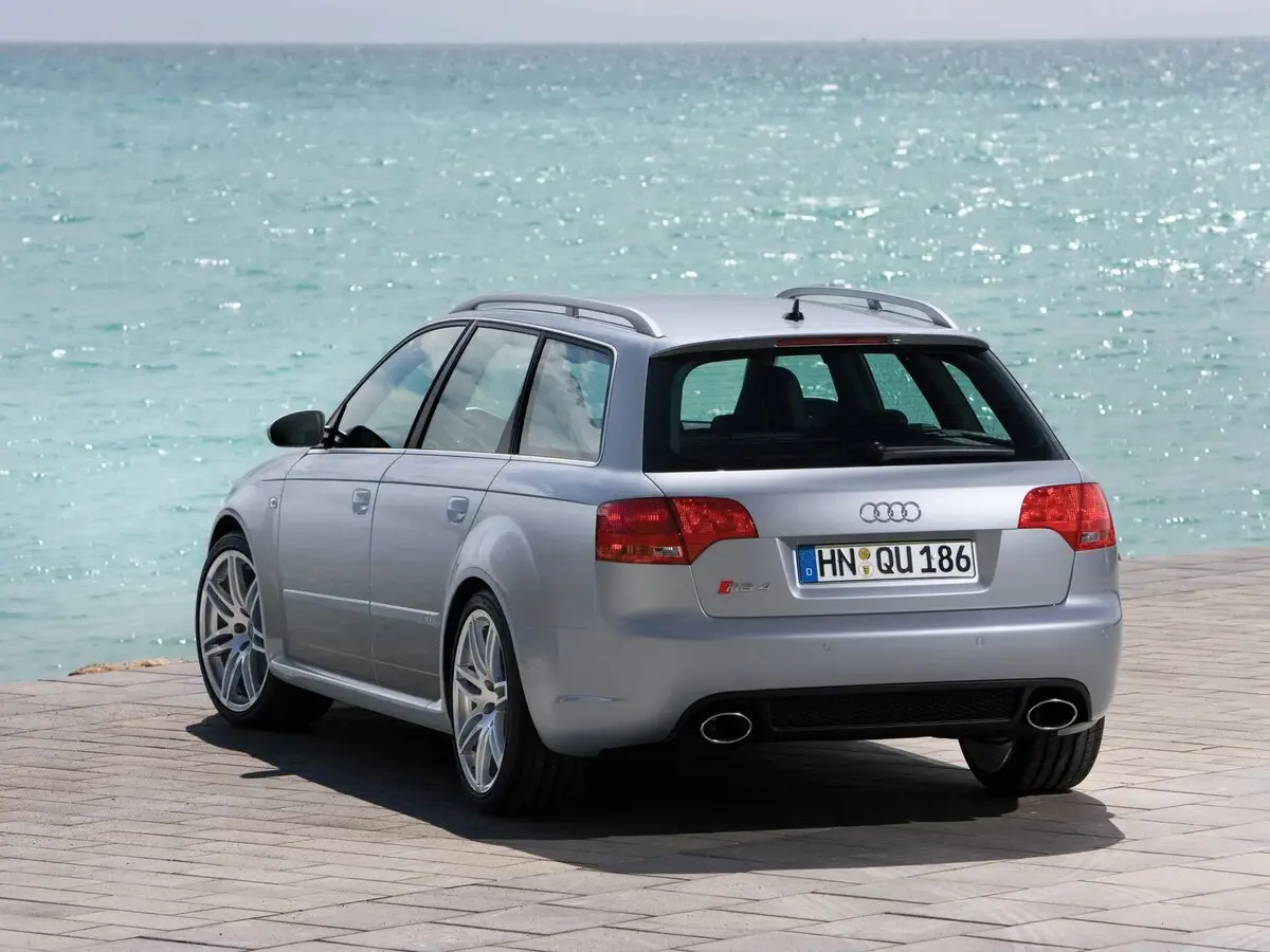 Audi RS 4 II (B7) Универсал 5 дв. — сүрөт 4