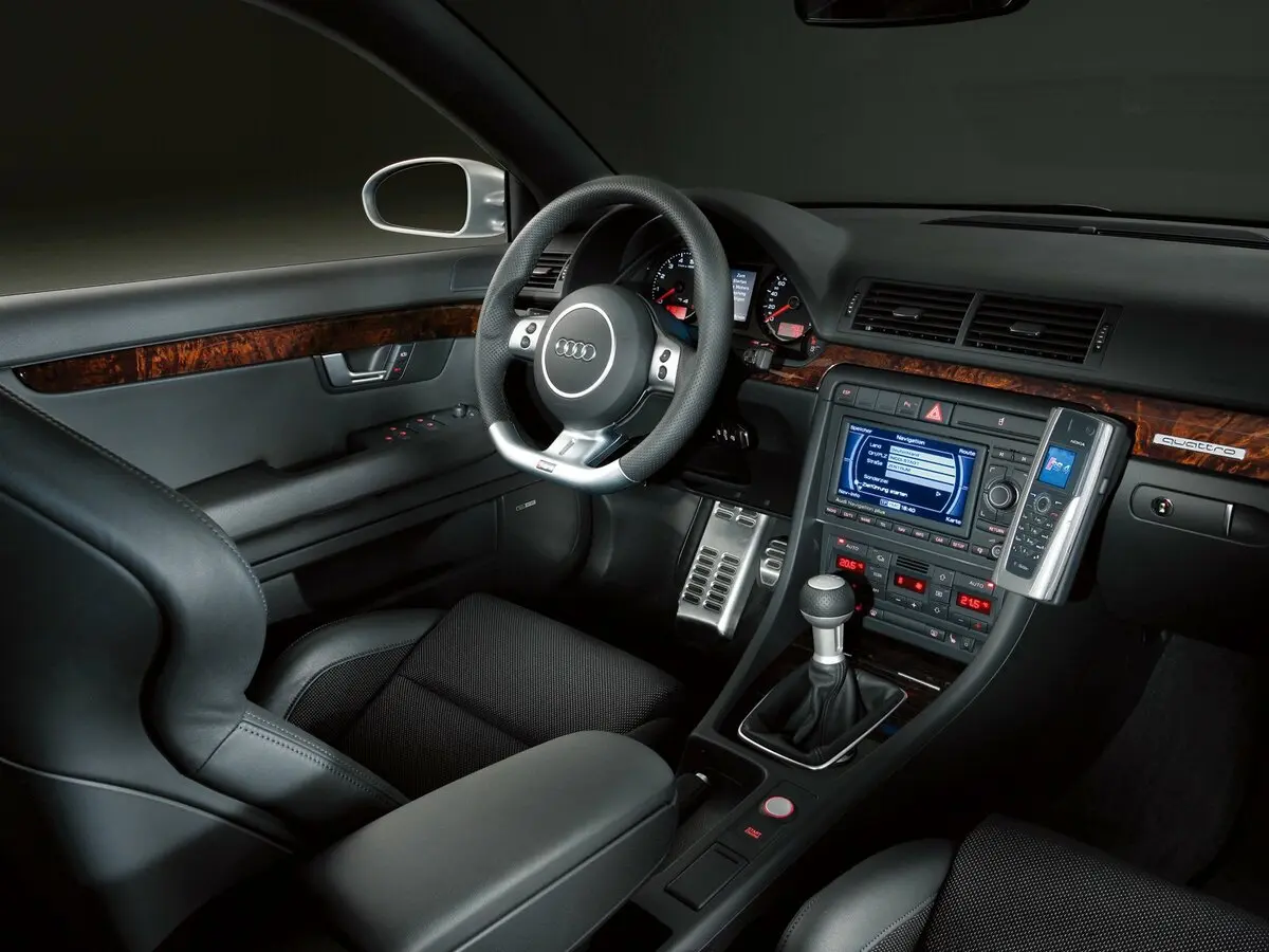 Audi RS 4 II (B7) Универсал 5 дв. — сүрөт 5