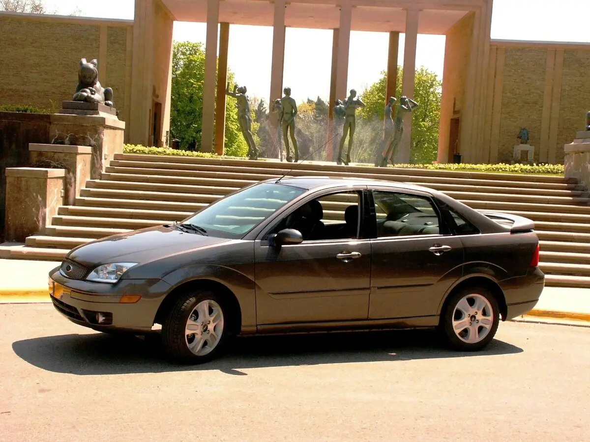 Ford Focus I Рестайлинг (North America) Седан — фото 2