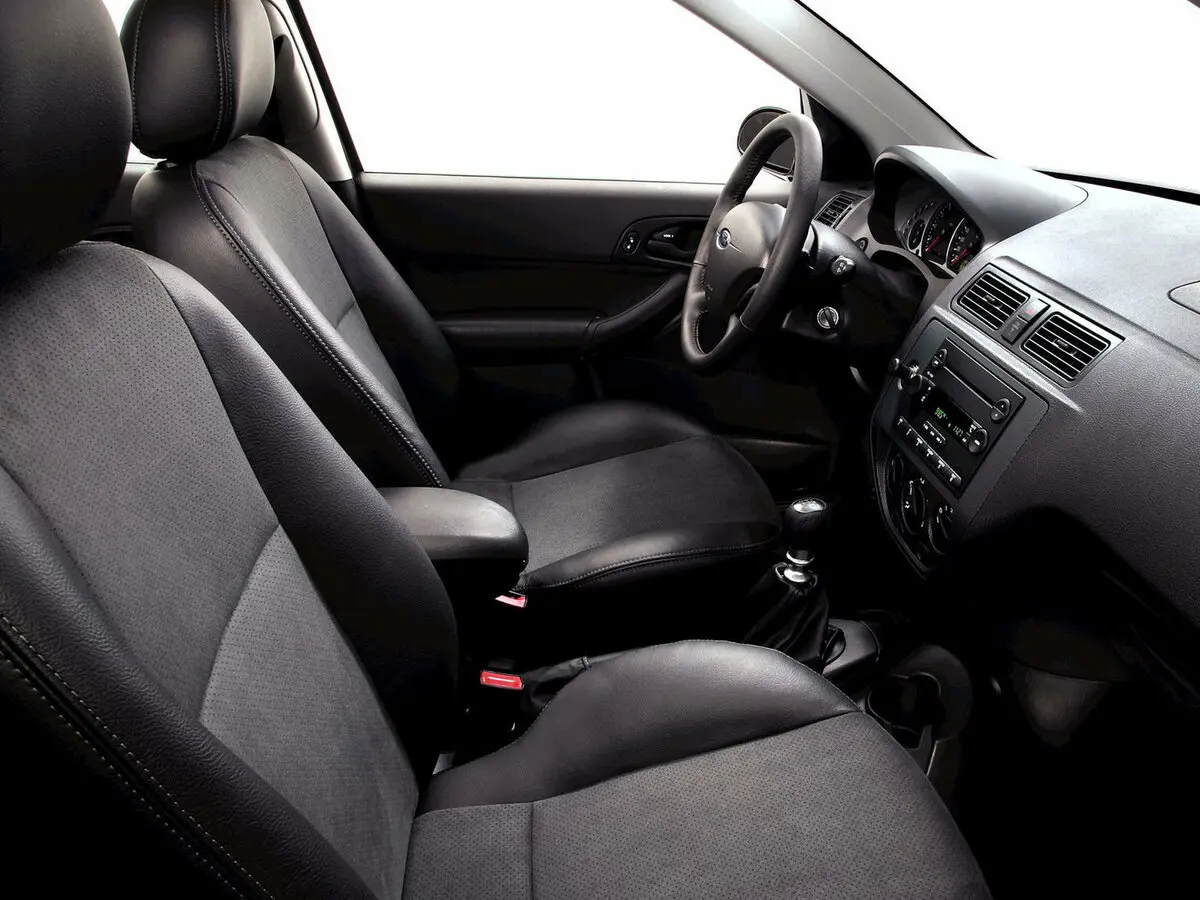 Ford Focus I Рестайлинг (North America) Седан — фото 8