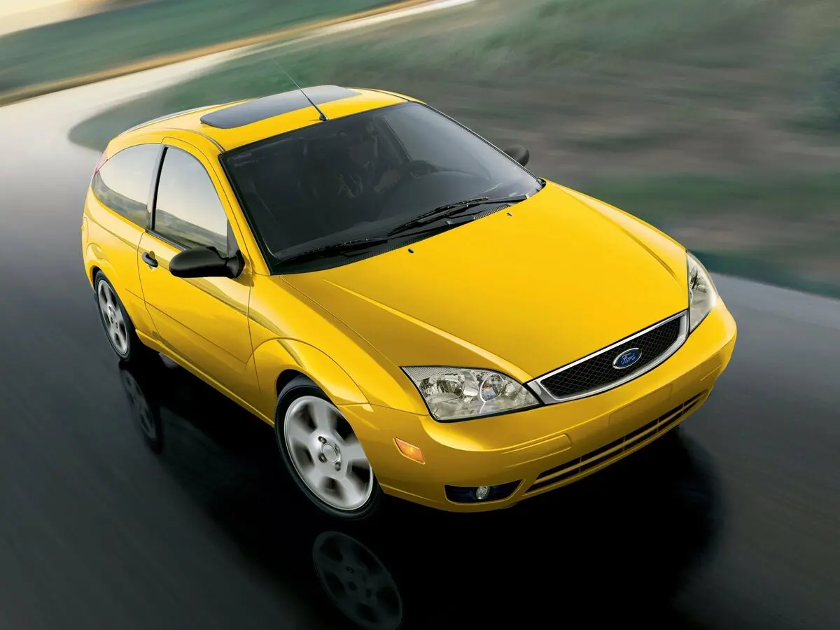 Ford Focus I Рестайлинг (North America) Хэтчбек 3 дв. — фото 3