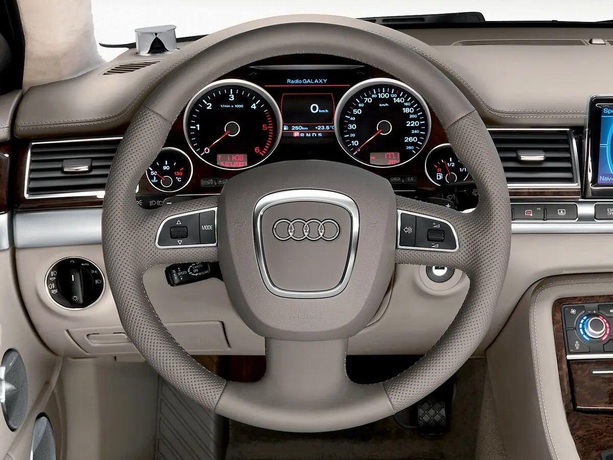 Audi A8 II (D3) Рестайлинг 2 Седан — 照片 8
