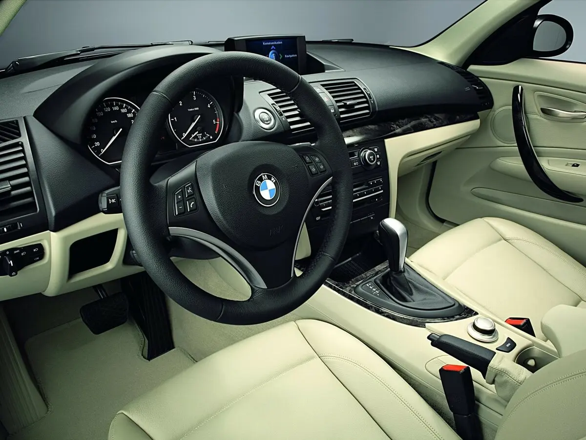 BMW 1 серии I (E81/E82/E87/E88) Рестайлинг Хэтчбек 5 дв. — сүрөт 7