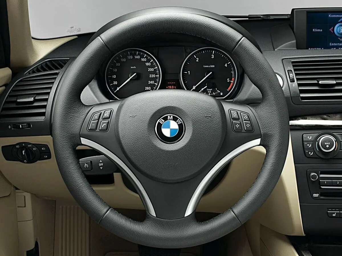 BMW 1 серии I (E81/E82/E87/E88) Рестайлинг Хэтчбек 5 дв. — сүрөт 9