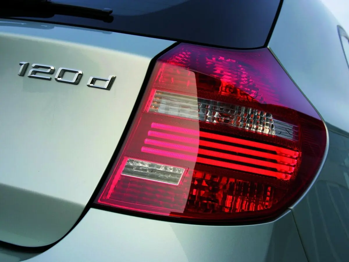 BMW 1 серии I (E81/E82/E87/E88) Рестайлинг Хэтчбек 5 дв. — сүрөт 14
