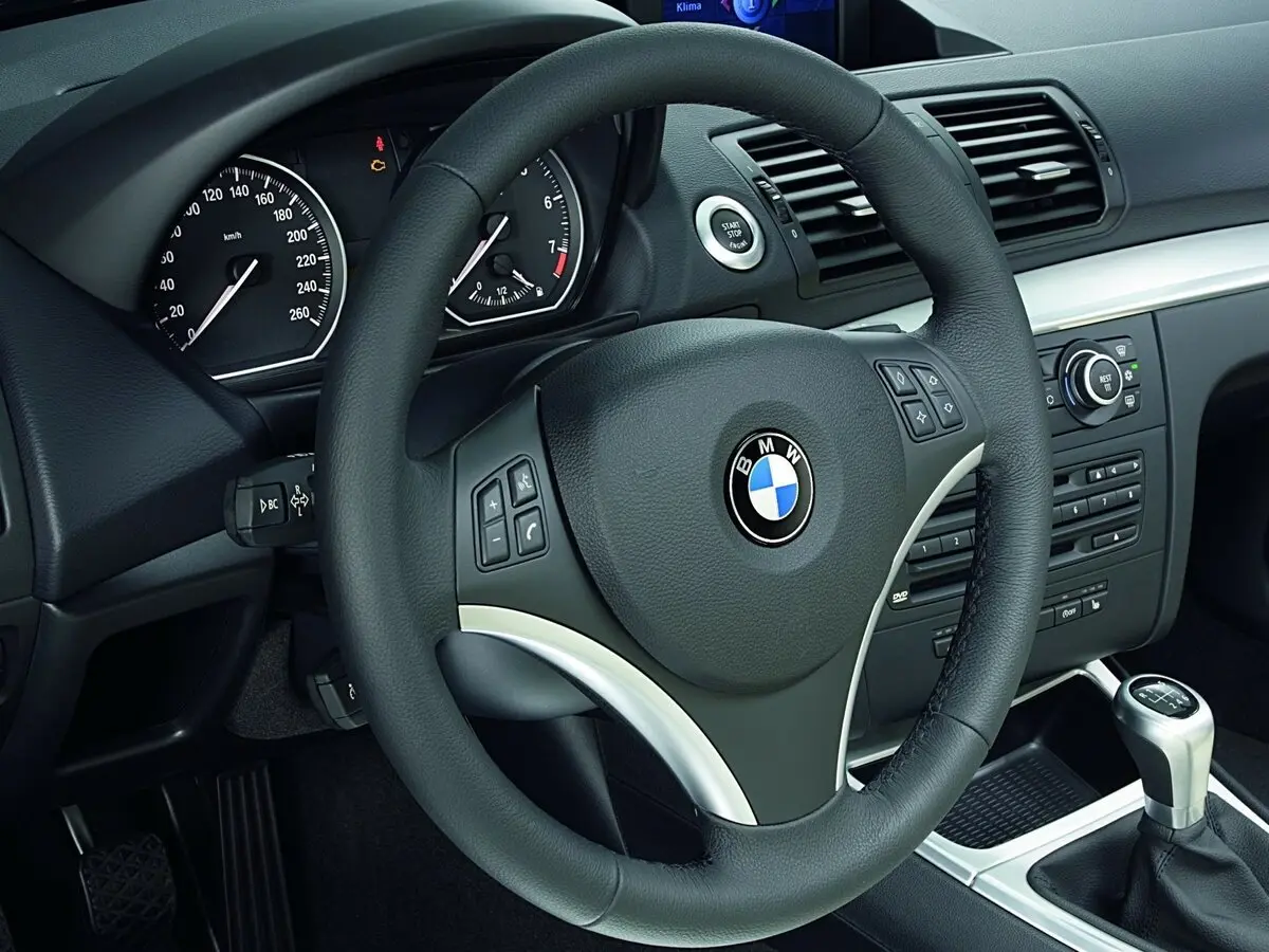 BMW 1 серии I (E81/E82/E87/E88) Рестайлинг Хэтчбек 3 дв. — сүрөт 9