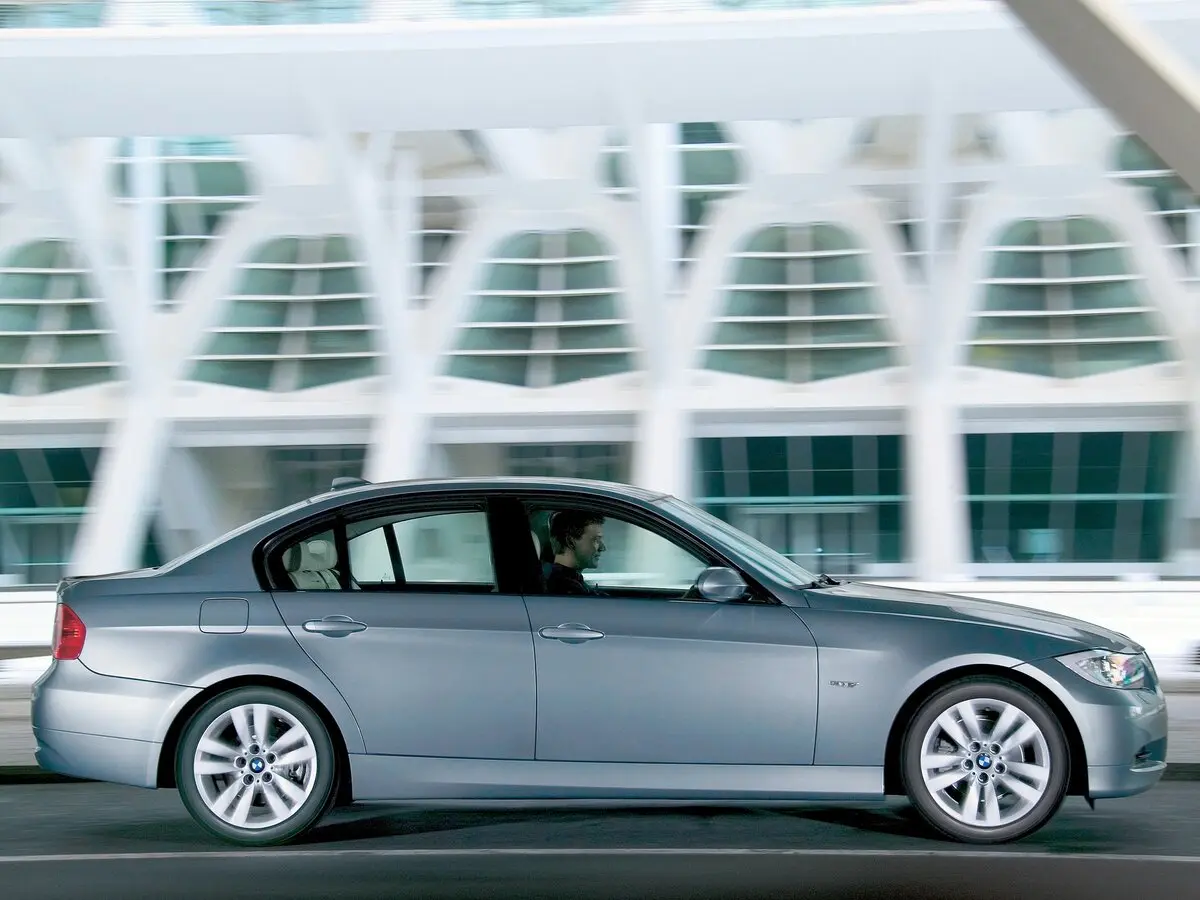 BMW 3 серии V (E90/E91/E92/E93) Седан — сүрөт 2