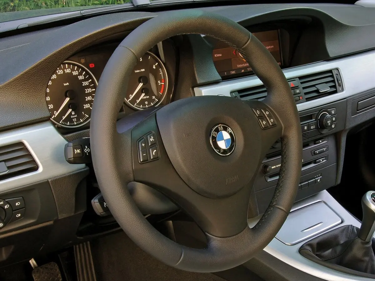 BMW 3 серии V (E90/E91/E92/E93) Универсал 5 дв. — 照片 9