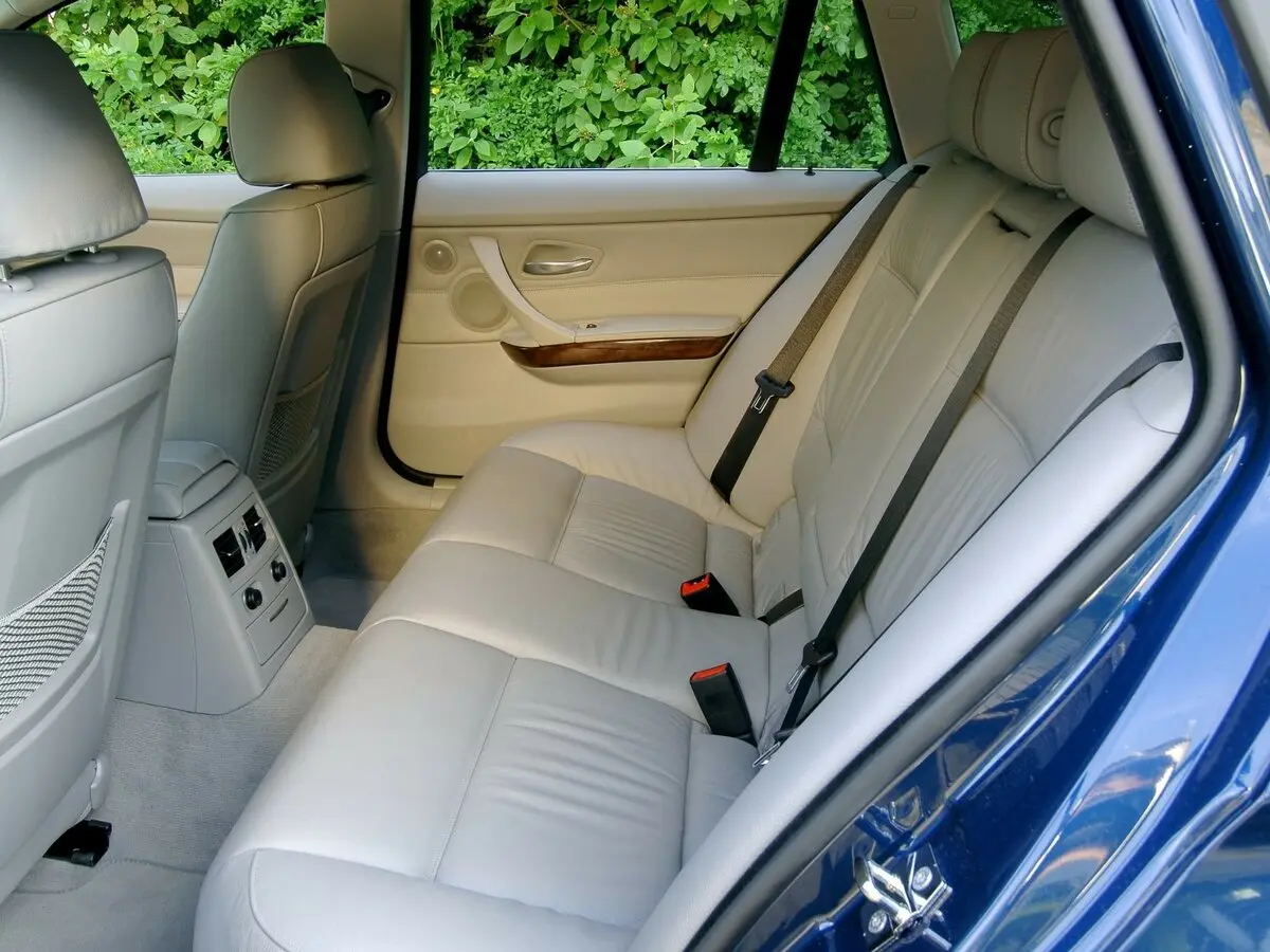BMW 3 серии V (E90/E91/E92/E93) Универсал 5 дв. — 照片 10