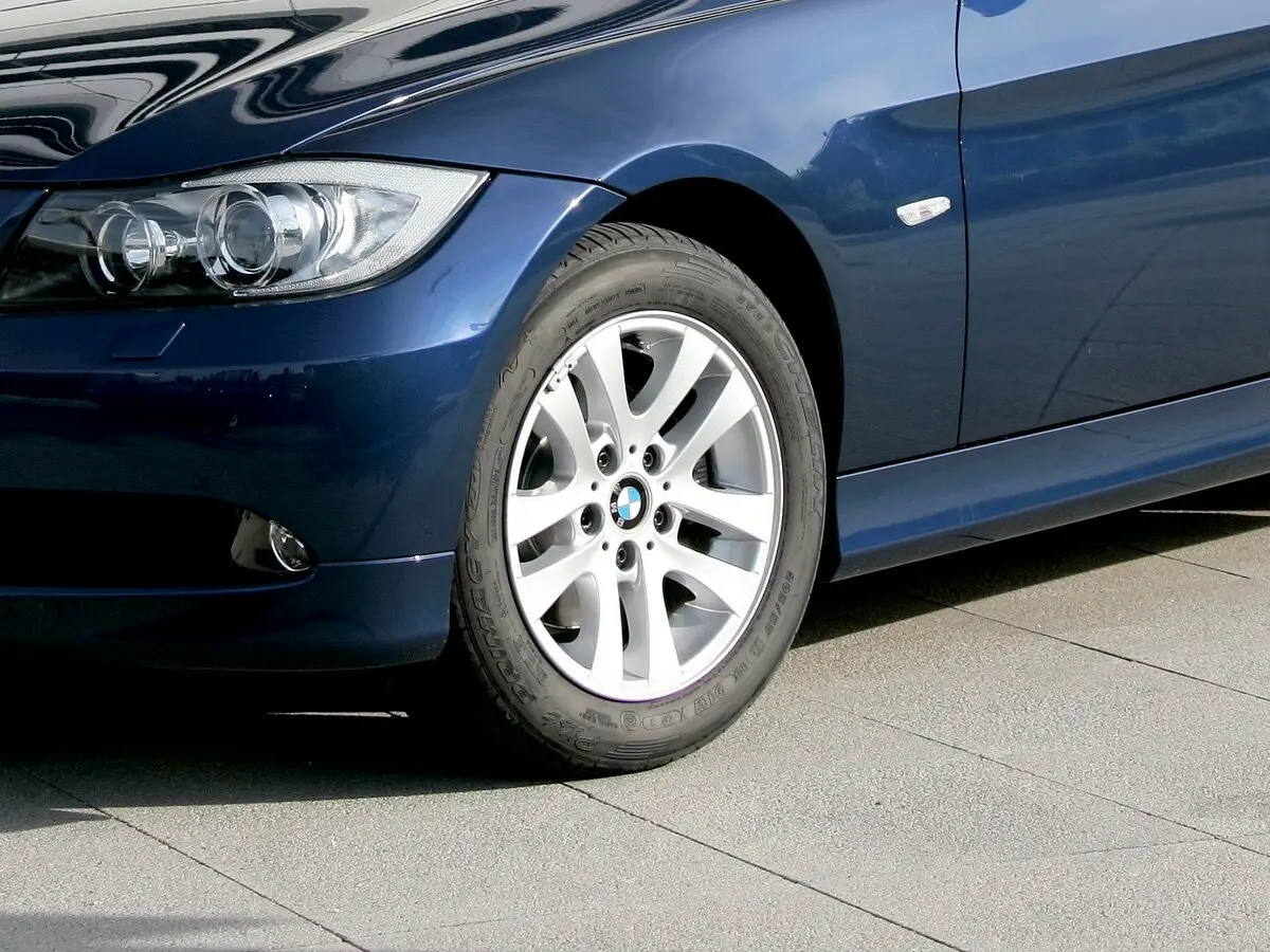 BMW 3 серии V (E90/E91/E92/E93) Универсал 5 дв. — 照片 17