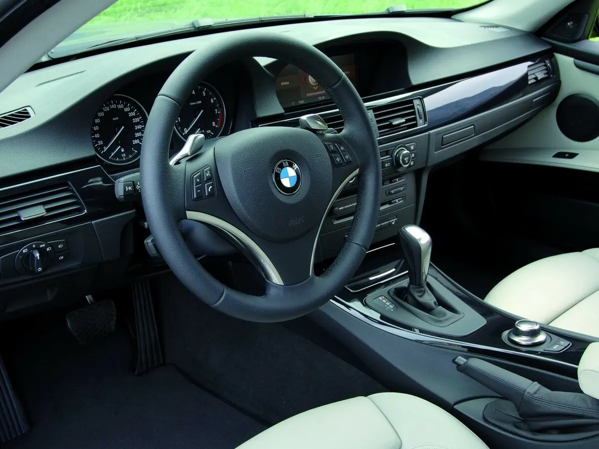BMW 3 серии V (E90/E91/E92/E93) Купе — сүрөт 8