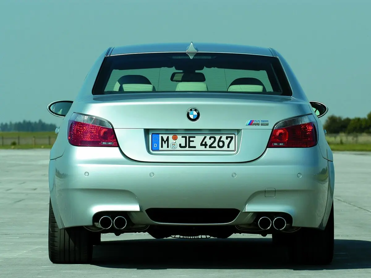 BMW M5 IV (E60/E61) Седан — сүрөт 4