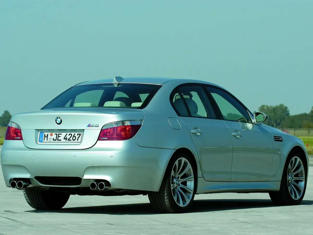 BMW M5 IV (E60/E61) Седан — сүрөт 5