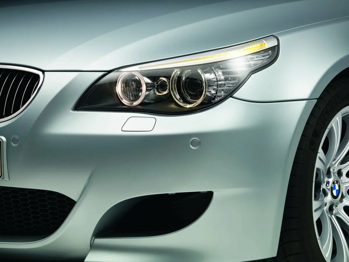 BMW M5 IV (E60/E61) Седан — сүрөт 15