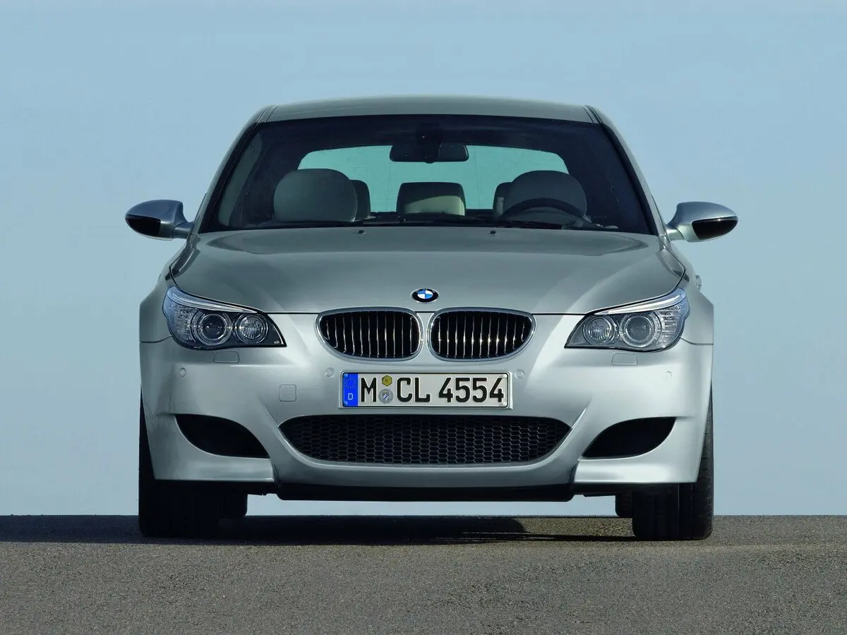 BMW M5 IV (E60/E61) Универсал 5 дв. — сүрөт 3