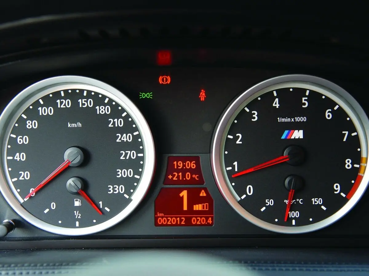 BMW M6 II (E63/E64) Купе — сүрөт 9