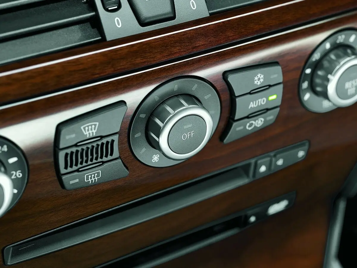 BMW M6 II (E63/E64) Купе — сүрөт 16