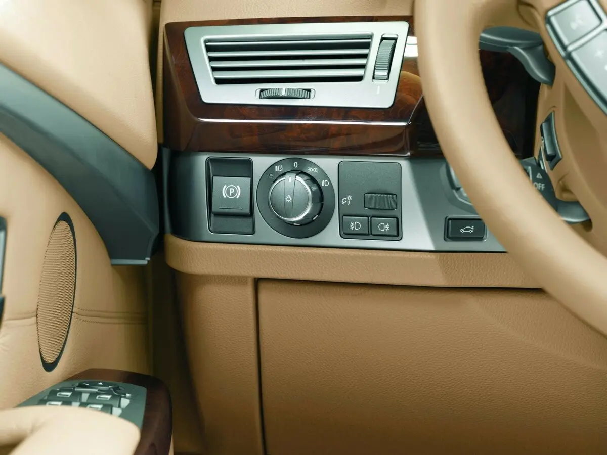 BMW 7 серии IV (E65/E66) Рестайлинг Седан — сүрөт 15