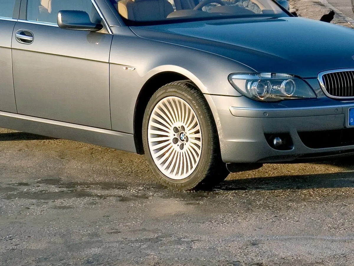 BMW 7 серии IV (E65/E66) Рестайлинг Седан — сүрөт 16
