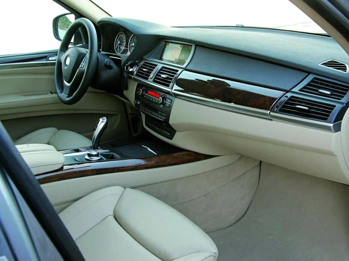 BMW X5 II (E70) Внедорожник 5 дв. — фото 7