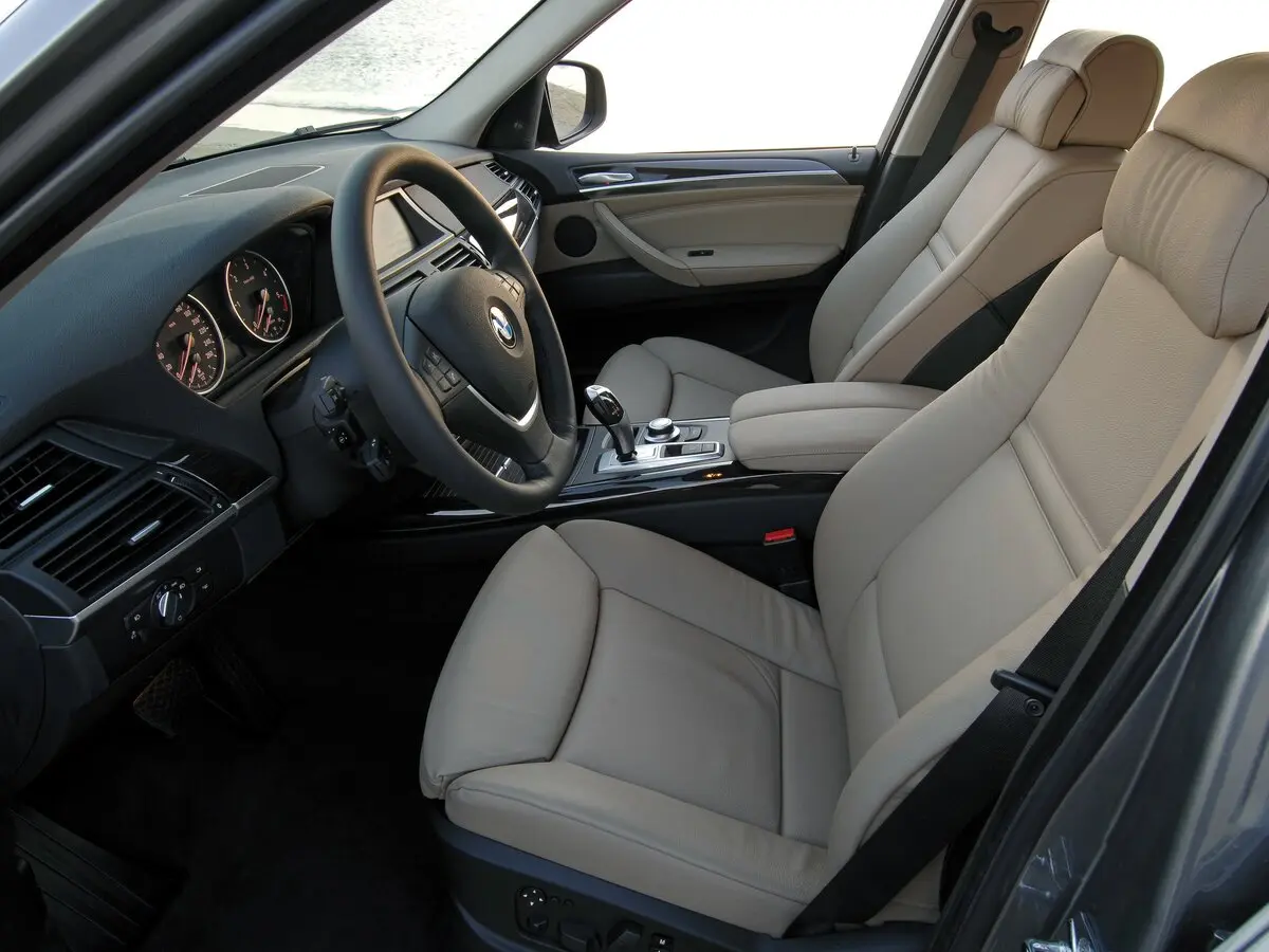 BMW X5 II (E70) Внедорожник 5 дв. — фото 8