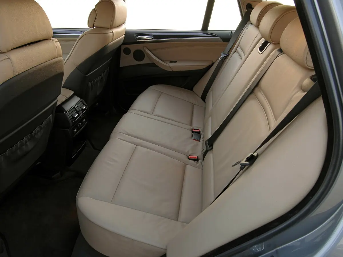 BMW X5 II (E70) Внедорожник 5 дв. — фото 11