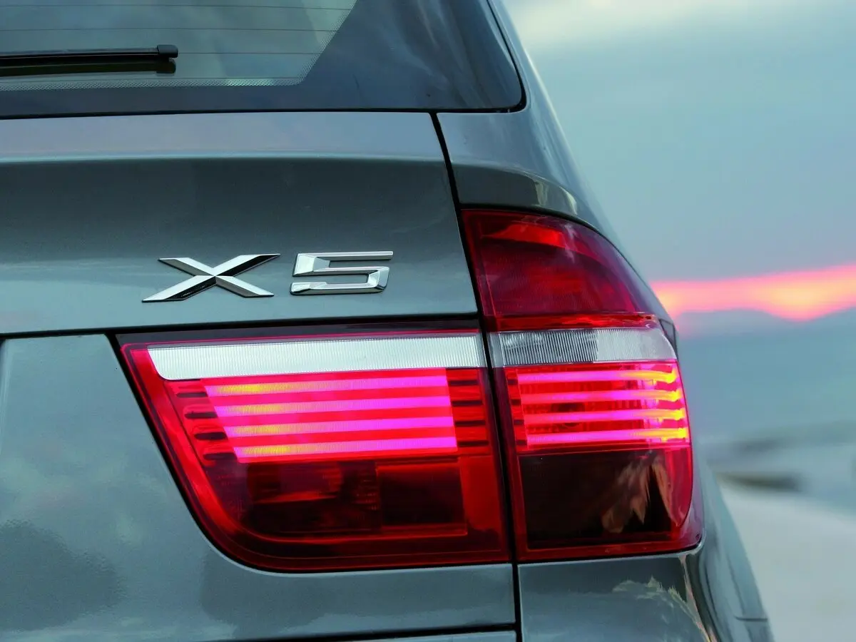 BMW X5 II (E70) Внедорожник 5 дв. — фото 16